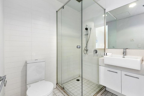 Docklands Private Collection - City Harbour Apartments - Accommodation Main Beach 10