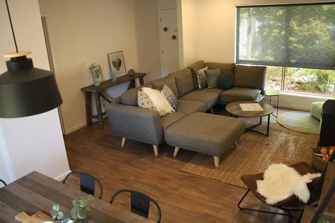 4 Autumn Grove - Accommodation Main Beach 4