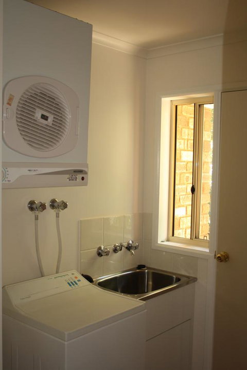 4 Autumn Grove - Accommodation Main Beach 8