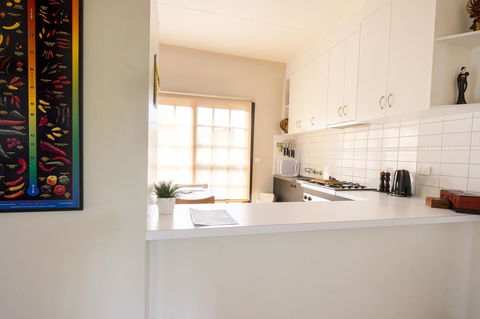 Azen Haven - Accommodation Main Beach 5