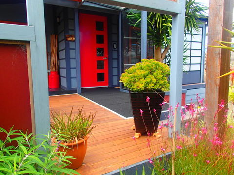 Azen Haven - Accommodation Main Beach 0