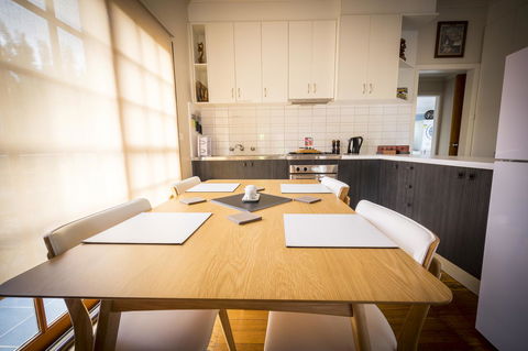 Azen Haven - Accommodation Main Beach 18