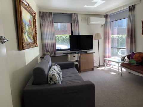 Albert Heights Serviced Apartments - Accommodation Main Beach 10