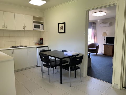 Albert Heights Serviced Apartments - Accommodation Main Beach 24