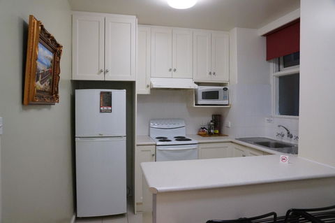 Albert Heights Serviced Apartments - Accommodation Main Beach 12