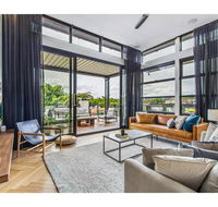 Ultimate Luxury Penthouse From The Block - Accommodation Main Beach