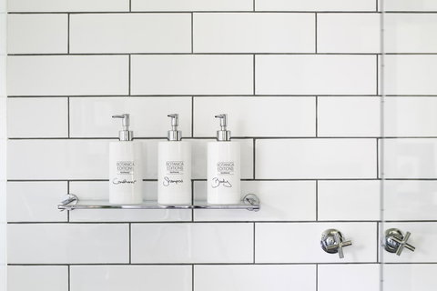 Botanica Editions - Accommodation Main Beach 39