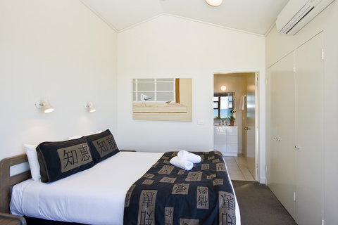 Lornebeach Apartments - Accommodation Main Beach 24