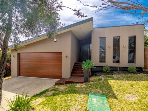 Blairgowrie Moonah Beach House: Walk To Beach - Accommodation Main Beach 9