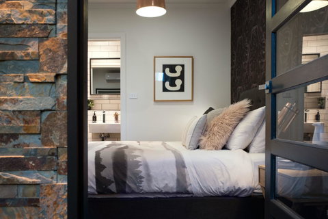 East Street Daylesford - Accommodation Main Beach 2