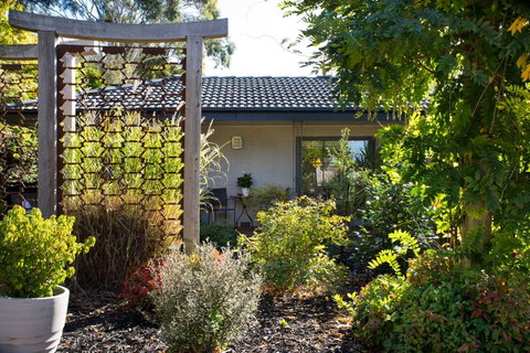 East Street Daylesford - Accommodation Main Beach 14
