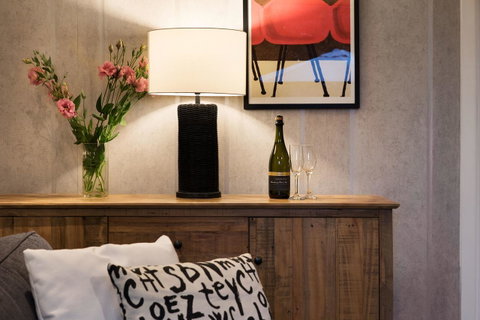 East Street Daylesford - Accommodation Main Beach 1