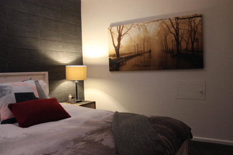 East Street Daylesford - Accommodation Main Beach 3