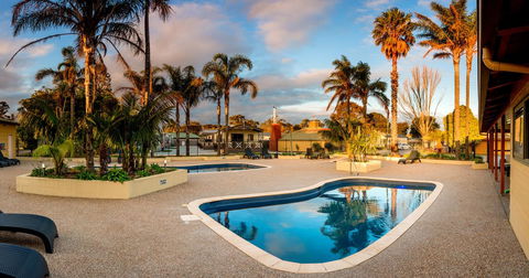 BIG4 Whiters Holiday Village - Accommodation Main Beach 1