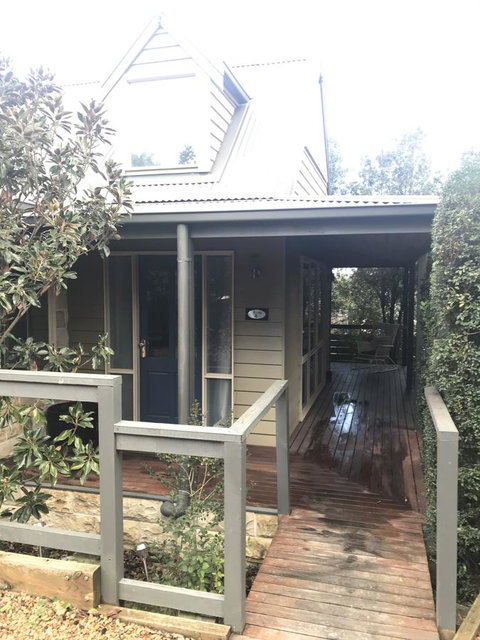 Two Truffles Cottages - Accommodation Main Beach 9