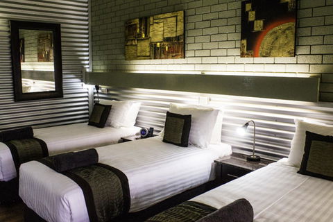 The Olive Tree Motel - Accommodation Main Beach 3