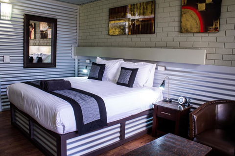The Olive Tree Motel - Accommodation Main Beach 0
