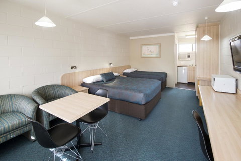 Box Hill Motel - Accommodation Main Beach 2