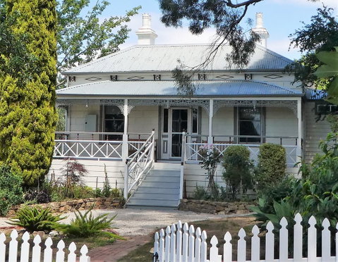 Fairbank House - Accommodation Main Beach 0