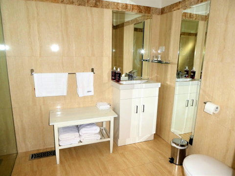 Fairbank House - Accommodation Main Beach 8
