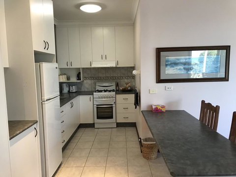 Eagle Bay Views - Accommodation Main Beach 15