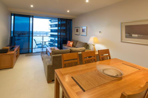 Accent Accommodation@Docklands - Accommodation Main Beach 10