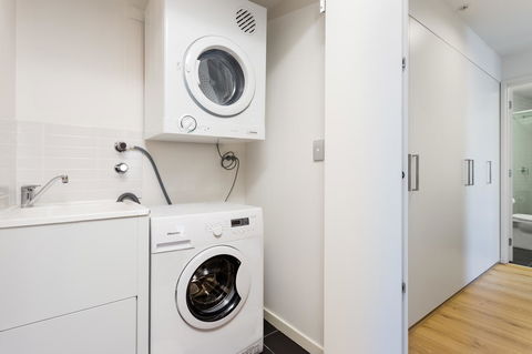 Accent Accommodation@Docklands - Accommodation Main Beach 8