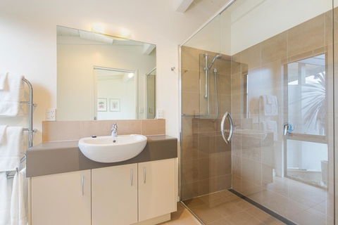 Limosa Rise - Accommodation Main Beach 32
