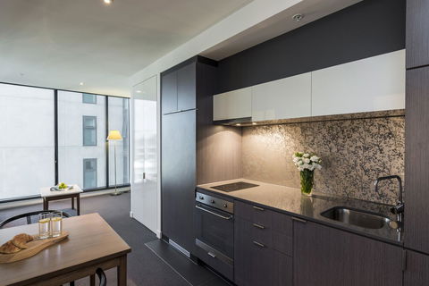 Apartments @ 133 City - Accommodation Main Beach 10