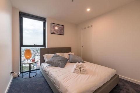 International 2 Bed 2 Bath Apartment - Accommodation Main Beach 7