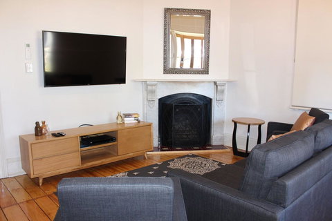 Abbey View - Accommodation Main Beach 8