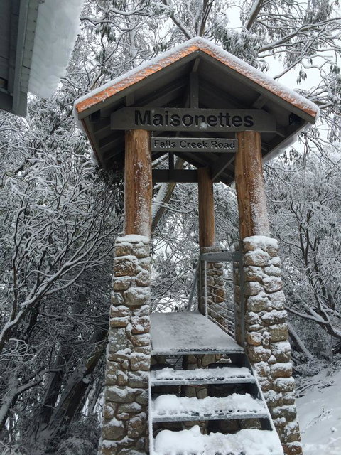 Maisonettes Falls Creek - Accommodation Main Beach 1