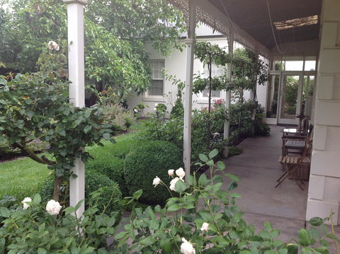 Camellia Cottage - Accommodation Main Beach 2