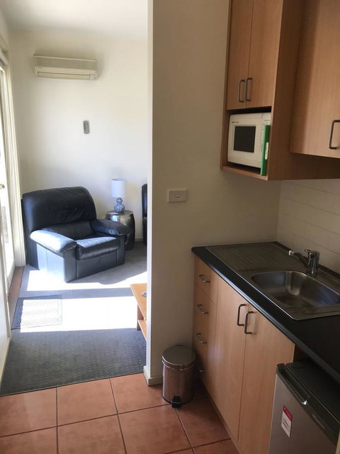 Lakeside Conti Villas - Accommodation Main Beach 9