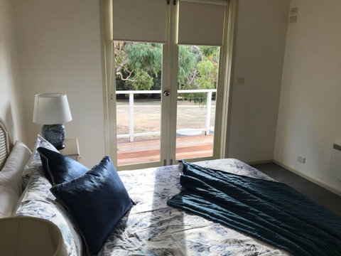 Lakeside Conti Villas - Accommodation Main Beach 4
