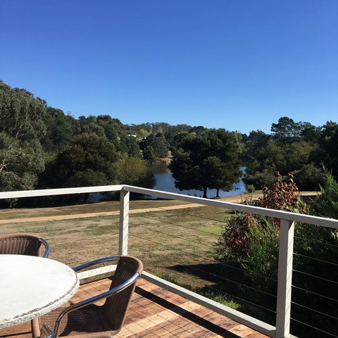 Lakeside Conti Villas - Accommodation Main Beach 2