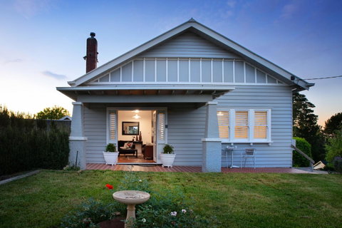 Churchills - Accommodation Main Beach 3