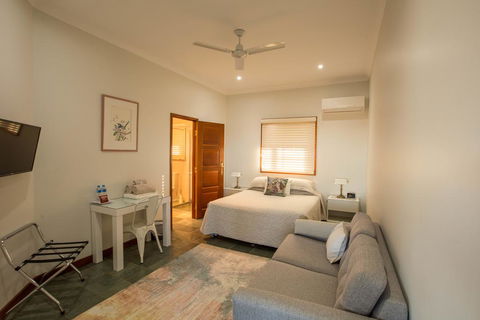 The Block Vista B&B - Accommodation Main Beach 3