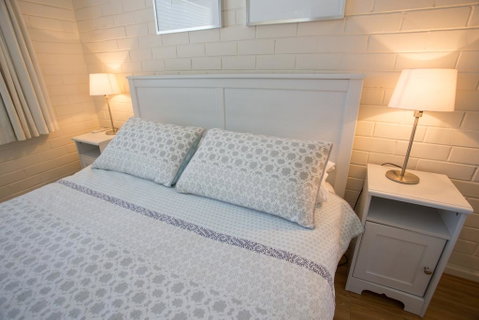 The Blue Door Villa - Accommodation Main Beach 2