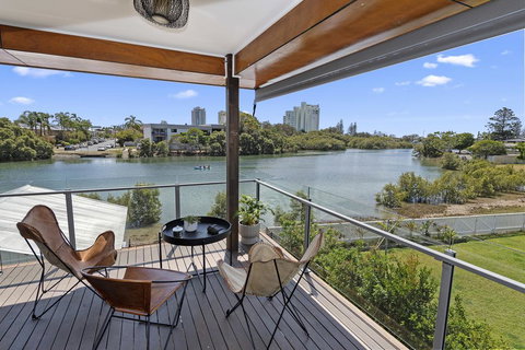 The Boat Shed - Accommodation Main Beach 0