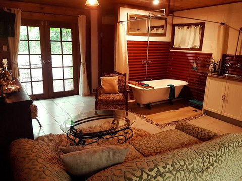 The Cabin - Accommodation Main Beach 0