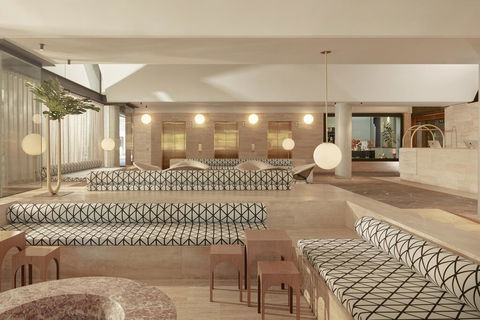 The Calile Hotel - Accommodation Main Beach 1