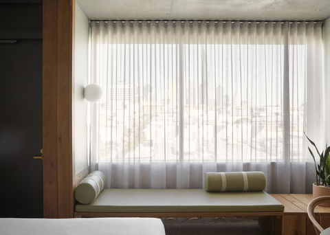 The Calile Hotel - Accommodation Main Beach 3