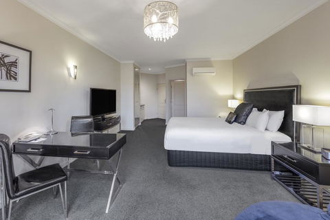 The Carrington Hotel - Accommodation Main Beach 3