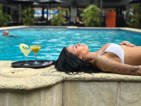 The Cavenagh - Accommodation Main Beach 1