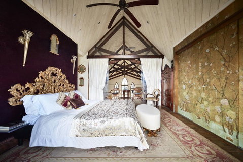 The Church House - Accommodation Main Beach 1