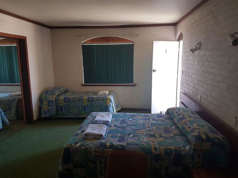 The Club Hotel - Accommodation Main Beach 3