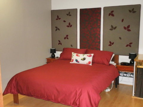 The Cosy Cottage - Accommodation Main Beach 3