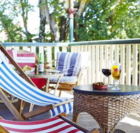The Daylesford Hotel - Accommodation Main Beach