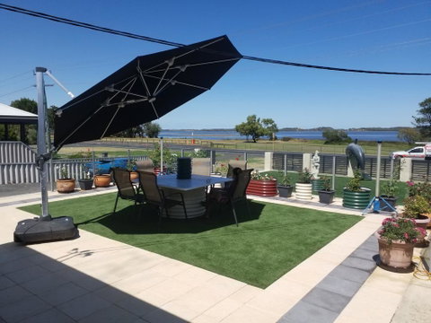 The DOLPHIN PLACE - Accommodation Main Beach 2